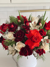 Load image into Gallery viewer, Moody Christmas Bloom Box
