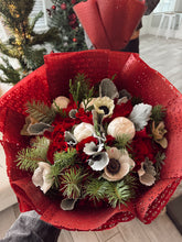 Load image into Gallery viewer, Christmas Eve Bouquet
